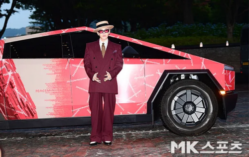 G-Dragon đi muộn đến 40 phút