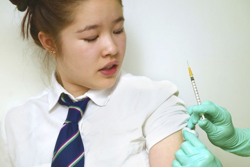 Nữ giới tiêm vaccine xin HPV mũi 2 hoặc mũi 3 bị trễ so với lịch hẹn có sao không?- Ảnh 1.