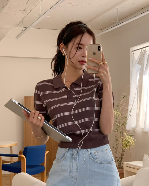 Áo len tăm và quần jeans