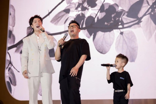 Benly, con trai Bằng Kiều tại concert.