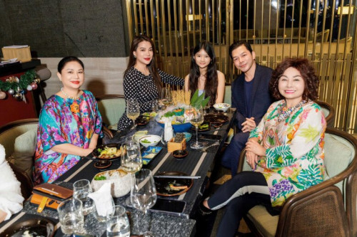 Trần Bảo Sơn trong sinh nhật con gái.
