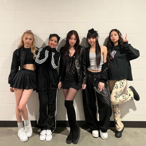 Annie Moon và mối quan hệ thân thiết với BLACKPINK