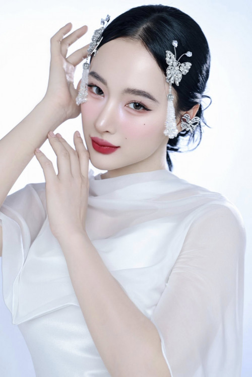 Angela Phương Trinh