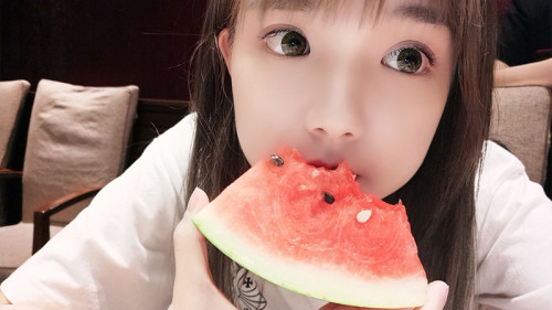 Dưa hấu giải nhiệt nhưng ăn theo cách này có thể ngộ độc.