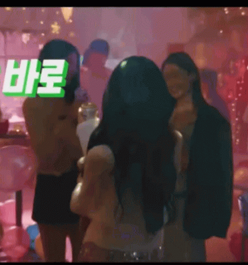 "Công chúa" Jang Won Young bơm môi đến không thể cười nổi?- Ảnh 1.