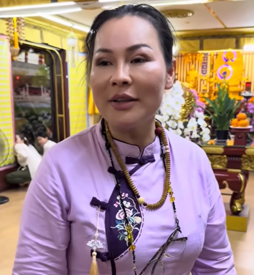 Vợ Quý Bình: 