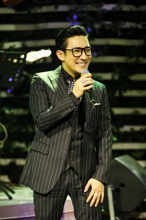Ca sĩ Quang Hà.
