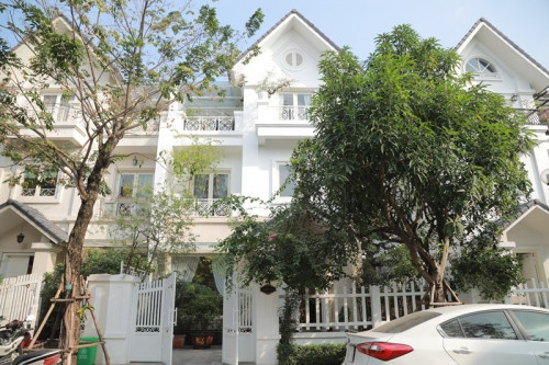Căn biệt thự của Quang Hà.