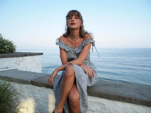 Xác định danh tính người chết gần biệt thự của Taylor Swift- Ảnh 1.