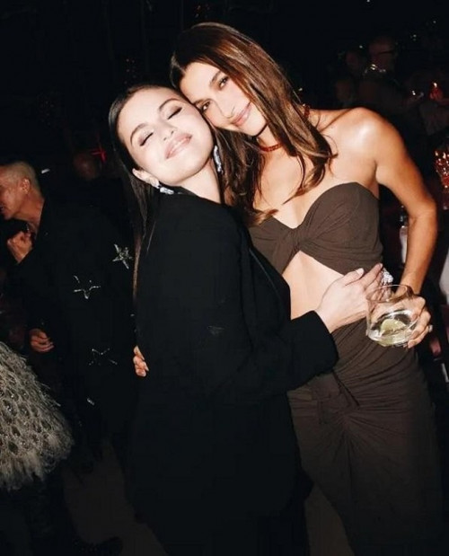 Justin Bieber, Hailey Bieber và Selena Gomez