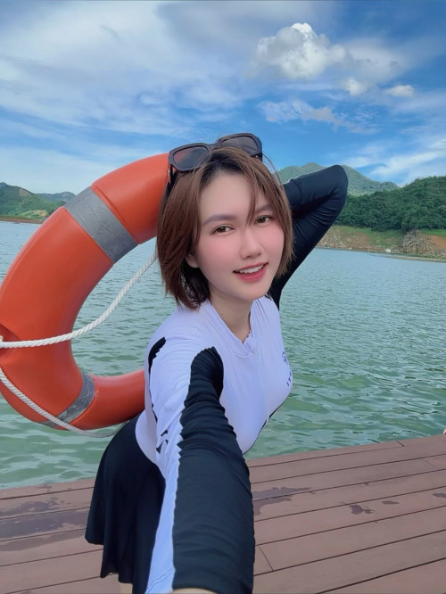 Đình Tú vừa thông báo cầu hôn hot girl, người yêu cũ liên phân ứng khó ai ngờ đến!
