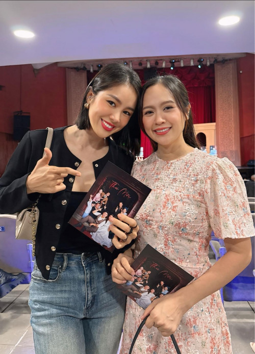Lê Phương tại buổi báo cáo tốt nghiệp.