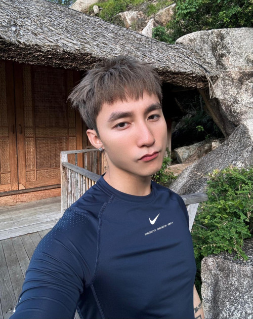 Sơn Tùng vỗ đỉnh showbiz Việt!- Ảnh 2.