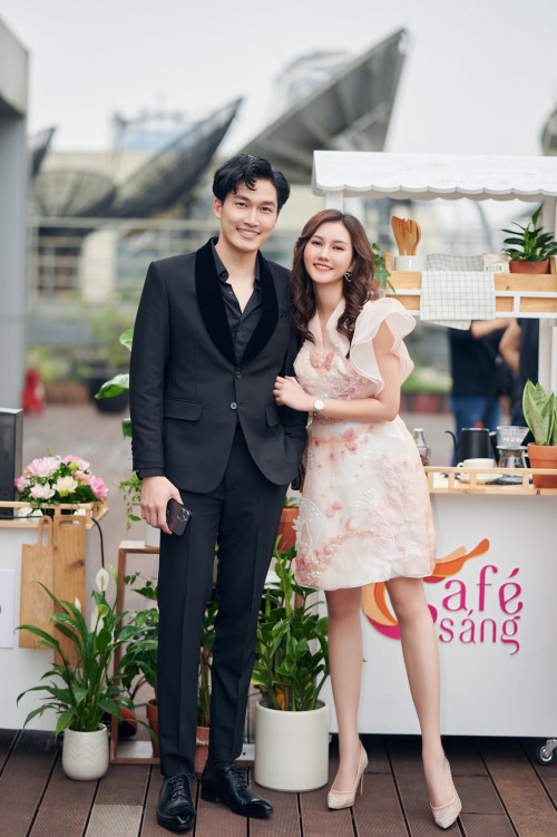 Hương Giang cùng Đình Tú đã có thời gian bên nhau nhưng giờ đây người nào cũng sống riêng.