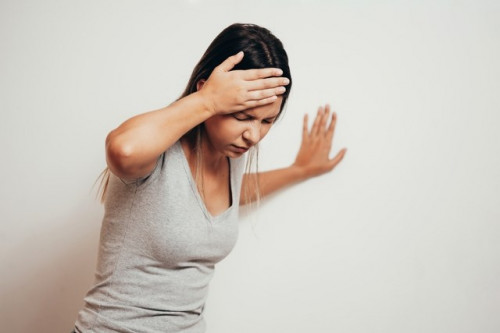 Dấu hiệu đột quỵ kéo dài suốt 2 năm, cô gái 25 tuổi từng bị cấn thận...