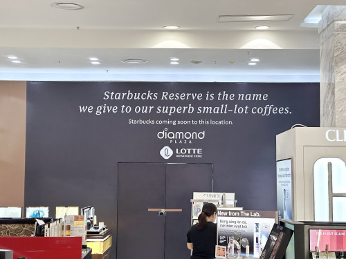 Cửa hàng Starbucks Reserve tại TP.HCM