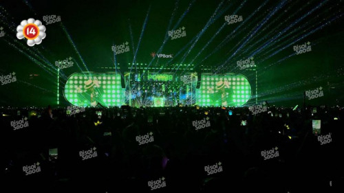G-Dragon chiếm spotlight.