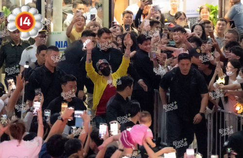 Khách VIP thưởng thức món ăn tại concert G-Dragon