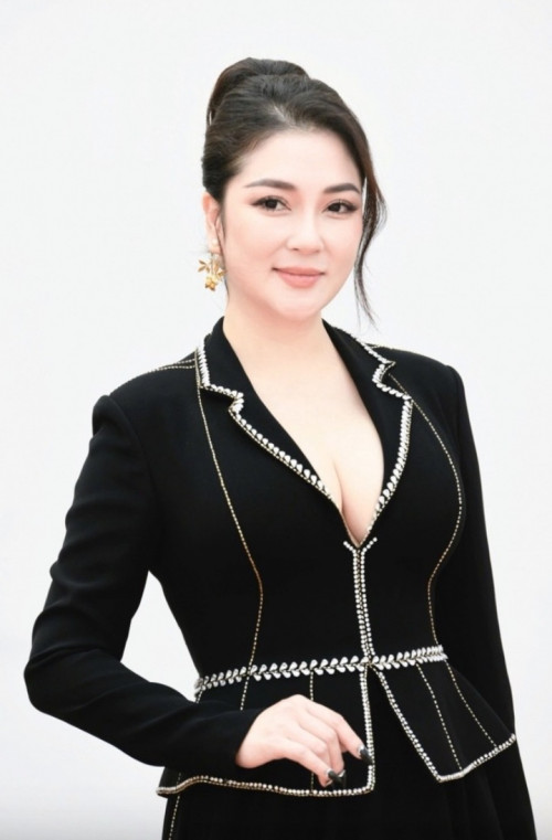 Nguyễn Thị Huyền - Sắc đẹp trường tồn