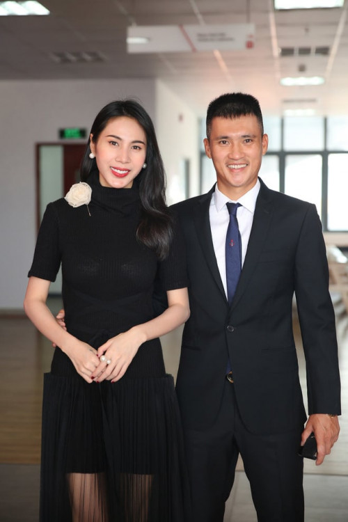 Dấu hiệu kỷ lạ của vợ chồng Thủy Tiên - Công Vinh - Ảnh 3.