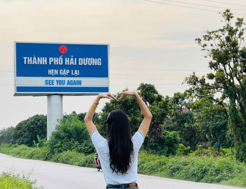 Khoảnh khắc check-in tại bãi biển.