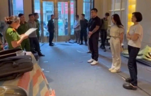 Cún “Bông” Vũ Hồng Phúc tại cơ quan công an