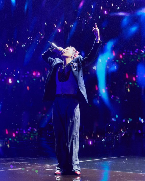 G-Dragon biểu diễn