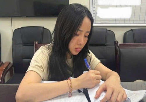 Cún “Bông” Vũ Hồng Phúc tại cơ quan công an