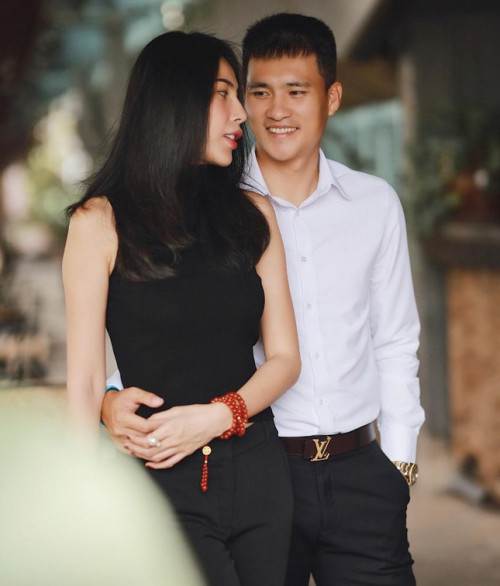 Dấu hiệu kỷ lạ của vợ chồng Thủy Tiên - Công Vinh - Ảnh 4.