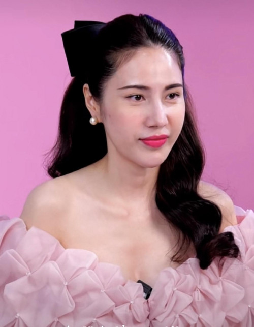 Dấu hiệu kỷ lạ của vợ chồng Thủy Tiên - Công Vinh - Ảnh 2.