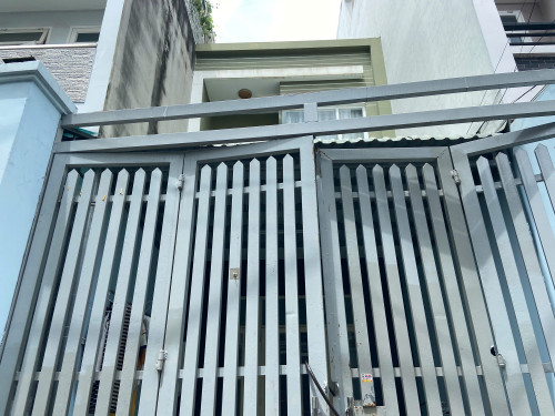Gia đình anh A. cho biết mọi chuyện đã giải quyết xong và là hàng xóm nên sự việc được bỏ qua.
