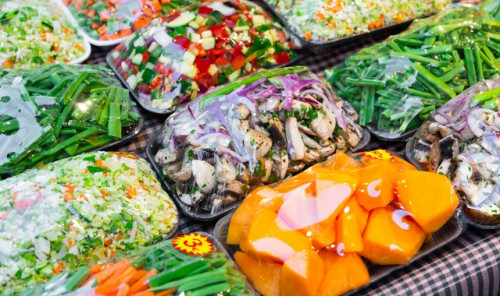 Củ, quả bị gãy, cắt sẵn