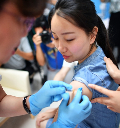 Tiêm vắc xin HPV cùng lúc với vắc xin cúm?