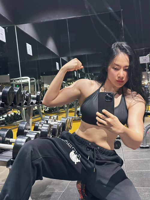 Angela Phương Trinh có bắp đùi khó tin- Ảnh 3.