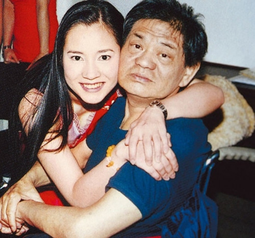Trịnh Diễm Lệ và 'cha nuôi'.