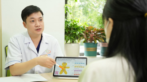 Người phụ nữ cầu cứu bác sĩ vì 