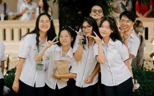 2025 - năm của kỳ thi tốt nghiệp THPT đặc biệt nhất lịch sử - Ảnh 1.