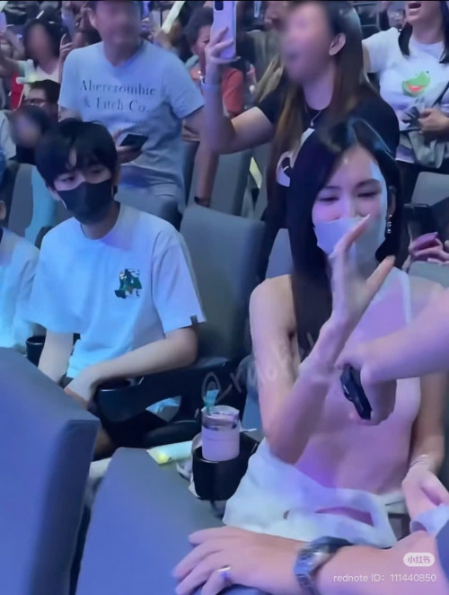 Kimi tại concert.