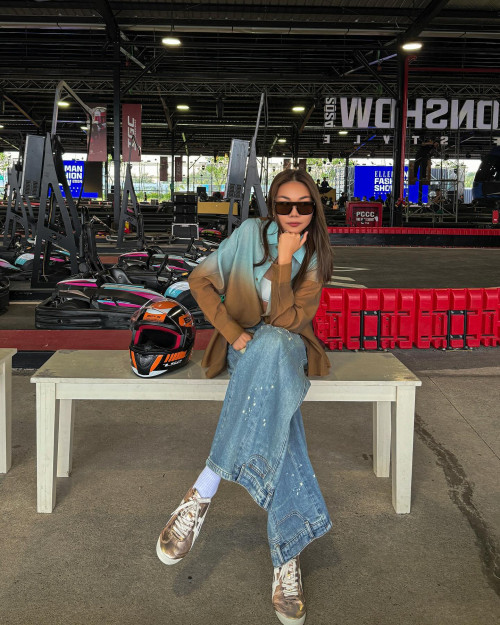 Quần jeans rât đơn giản nhưng sao Việt lại khéo mặc theo 10 cách long lanh, sang chảnh- Ảnh 7.