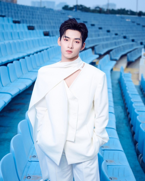 Hùng Huỳnh chuẩn bị tổ chức fanmeeting đầu tiên ở Hà Nội