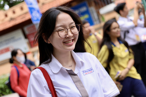Ai cũng xúc động với đề thi năm nay.
