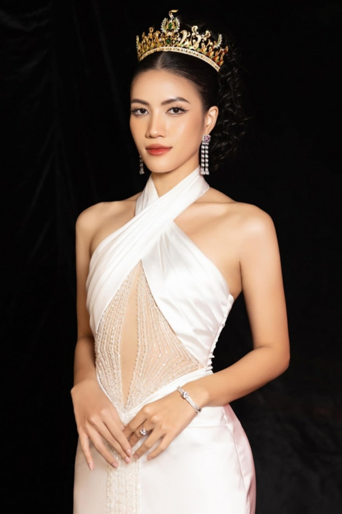 Nhan sắc Minh Nhân
