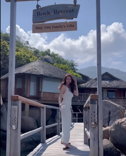 Hình ảnh Thủy Tiên