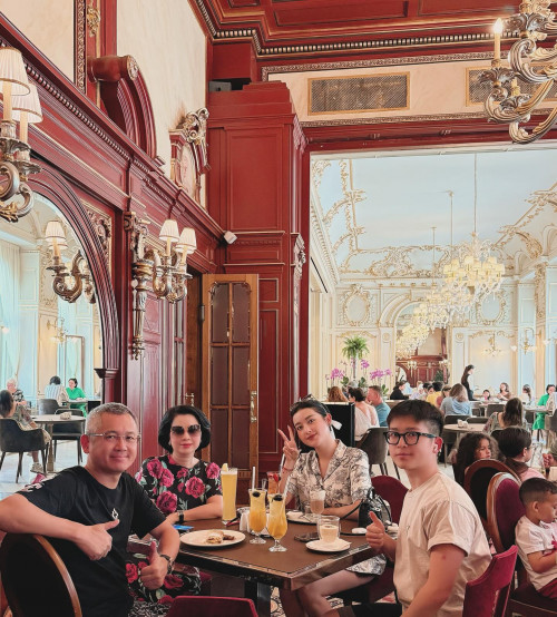 1 Á hậu Việt mắc kẹt ở nước ngoài vì sự cố sân bay- Ảnh 1.