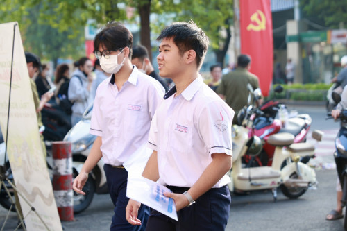 Hình ảnh kỳ thi tốt nghiệp THPT 2025