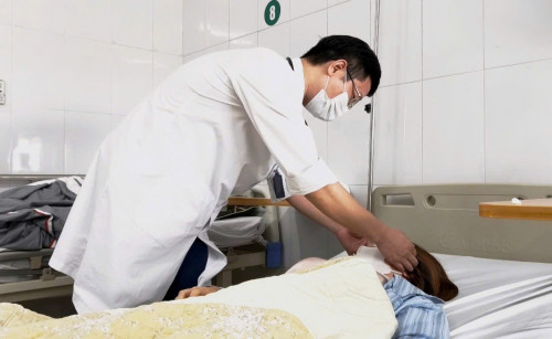 Hà Nội: Nữ sinh 15 tuổi tử vong sau khi nặn mụn- Ảnh 1.