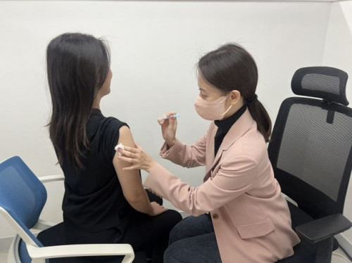 Nếu đã từng mắc ung thư cổ tử cung, tiêm vắc xin HPV còn tác dụng gì không? - Ảnh 2.
