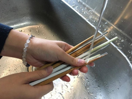 Một hành động khi rửa đũa rất nguy hiểm, khiến cả nhà ung thư nhưng ai cũng làm- Ảnh 1.
