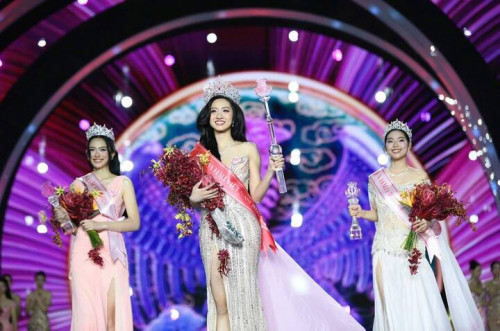 Hà Trúc Linh đăng quang Hoa hậu Việt Nam 2024.