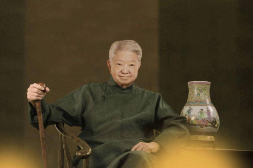 Nam diễn viên hến hò nhiều cô gái, khiến Kim Dung nể phục qua đời ở tuổi 84